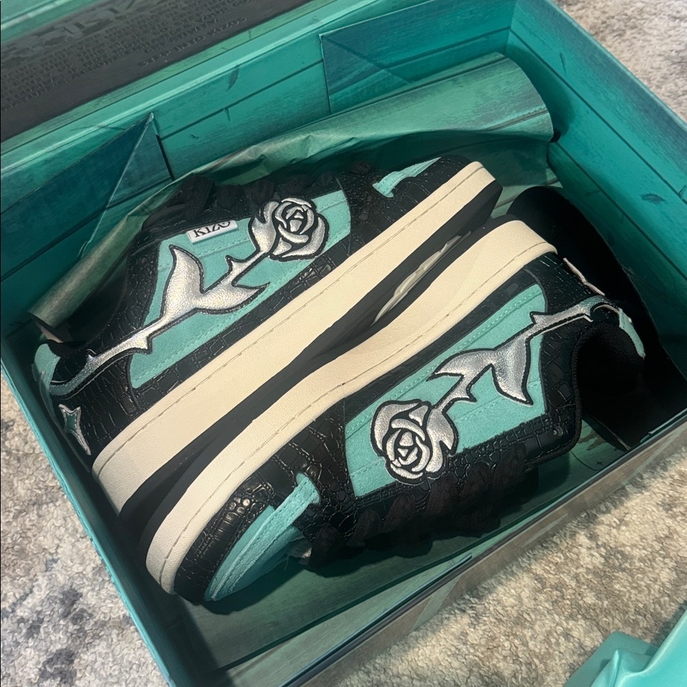 Kizo Kicks Teal Gator Limited Edition